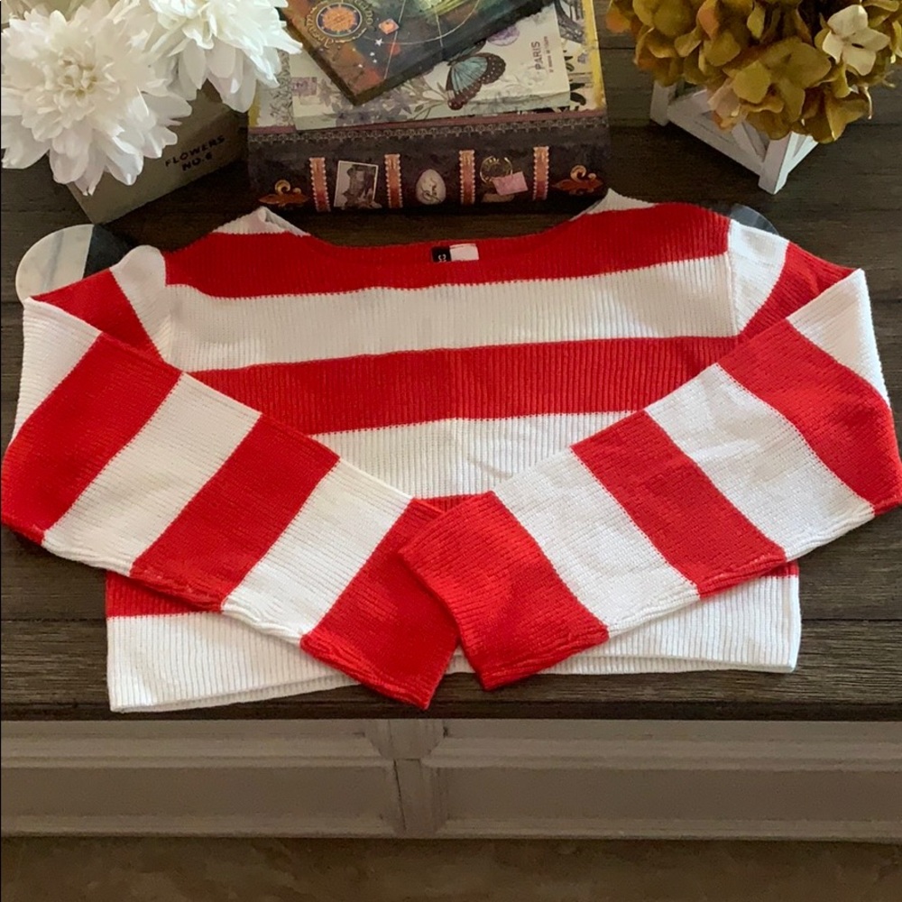 DIVIDED Re& White stripped cropped sweater XS